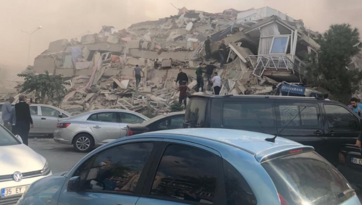 Βίντεο του σεισμού από την Τουρκία: Μεγάλες καταστροφές στη Σμύρνη
