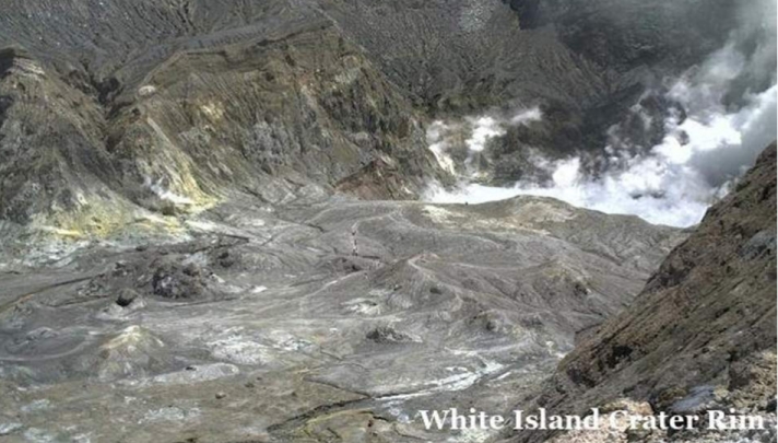 Νέα Ζηλανδία: Κάμερα κατέγραψε τουρίστες στο ηφαίστειο τη στιγμή της έκρηξης (φωτογραφίες)