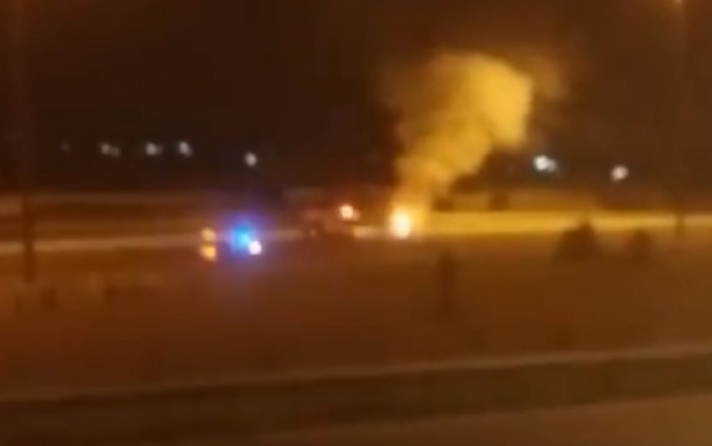 Αυτοκίνητο τυλίχθηκε στις φλόγες στην Αθηνών – Κορίνθου (vid)