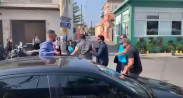 «Πουλημένε! Φύγε από εδώ»: Επίθεση στον Αλέξη Τσίπρα στην Κρήτη! (βίντεο)
