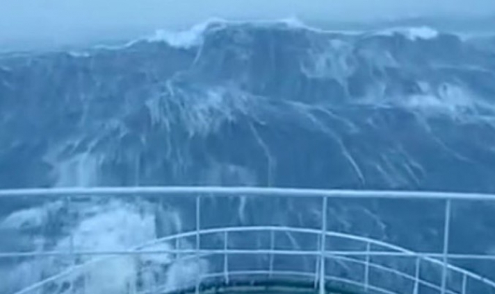 Εάν φοβάστε τη θάλασσα μην δείτε αυτό το βίντεο
