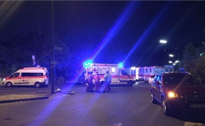 Τρόμος στη Γερμανία: 20 τραυματίες σε τρένο από επίθεση άνδρα με τσεκούρι
