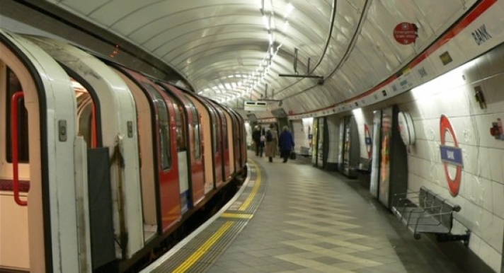 ΣΥΝΑΓΕΡΜΟΣ στο Λονδίνο! Εκκενώθηκε σταθμός του μετρό