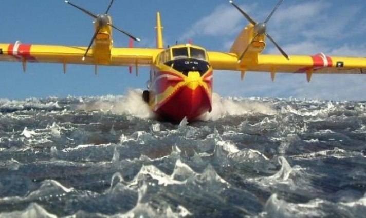 Εκπληκτικό βίντεο με πλάνα μέσα από ένα πυροσβεστικό Canadair