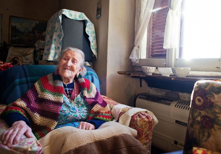 Η μεγαλύτερη γυναίκα στον κόσμο γιόρτασε τα γενέθλια της Έκλεισε τα 117 και αποκάλυψε το μυστικό της