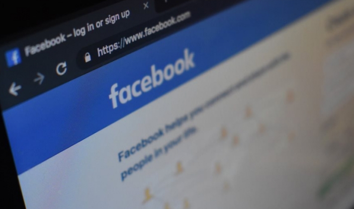 Facebook: Μία στις 1.000 φορές οι χρήστες βλέπουν περιεχόμενο με κηρύγματα μίσους