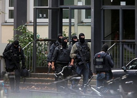 Μεγάλη αστυνομική επιχείρηση στη Γερμανία - Ψάχνουν ένοπλους άνδρες
