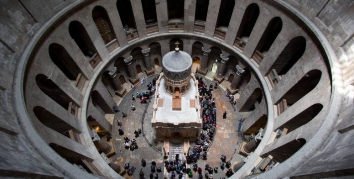 Κορωνοϊός: «Λουκέτο» στον Πανάγιο Τάφο