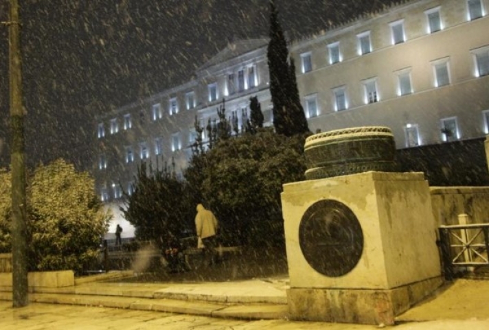 Καιρός: Χιόνια στην Αθήνα, κλειστά σχολεία και παγετός!