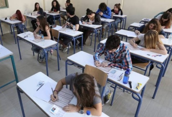 Πανελλήνιες - Πανελλαδικές Εξετάσεις: Αυτές τις αλλαγές εξετάζει το υπουργείο Παιδείας