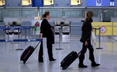 ΣΠΑΤΟΣΗΜΟ ΠΑΝΤΟΥ !!!«Χαράτσι» ακόμη και για παιδιά τριών ετών στα αεροδρόμια
