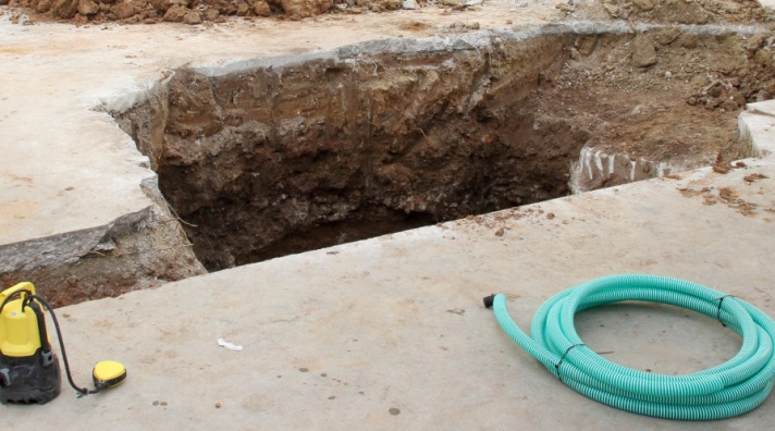 ΕΚΤΑΚΤΟ:Βρέθηκε οβίδα του Β Παγκοσμίου Ερμού και Νίκης κοντά στο ΥΠΟΙΚ