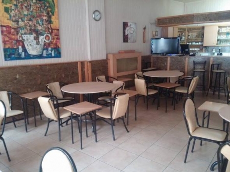 Ιδιοκτήτης καφενείου στην Πτολεμαΐδα δίνει... πτυχίο στους πελάτες του – ΦΩΤΟ