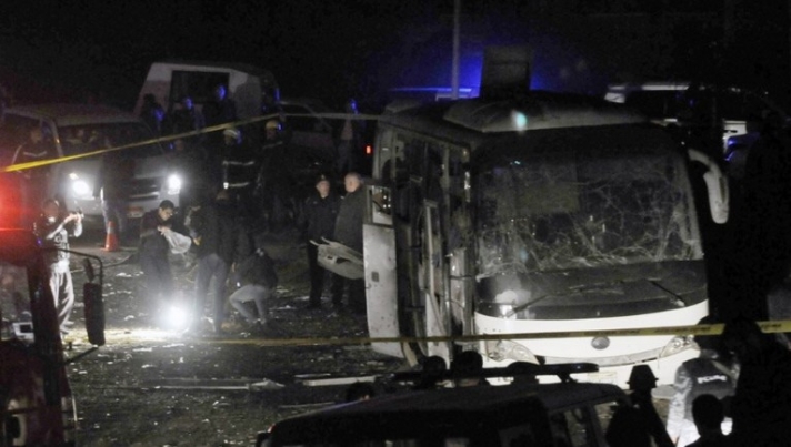 Αίγυπτος: Έκρηξη σε λεωφορείο στο Κάιρο – Τέσσερις νεκροί