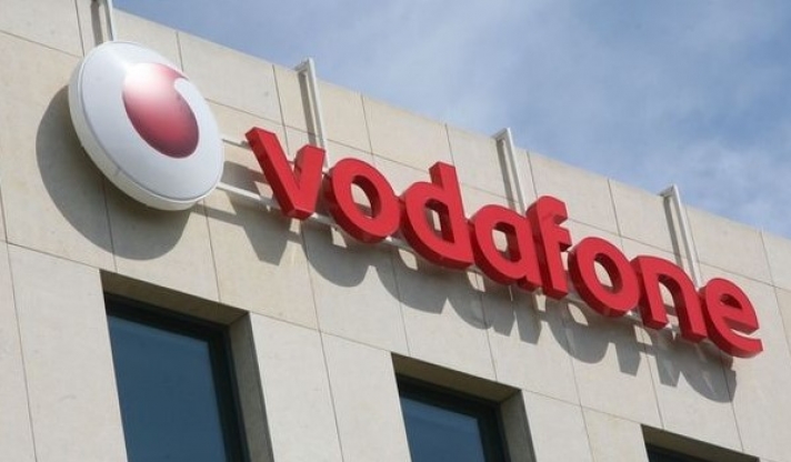 Γιατί η Vodafone ζητάει από τους Έλληνες να κλείνουν τα κινητά για (τουλάχιστον) 48 λεπτά